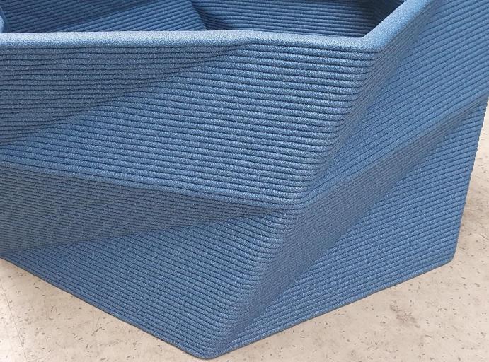 Detailansicht der extrudierten Druckbahnen eines PEM-Bauteils