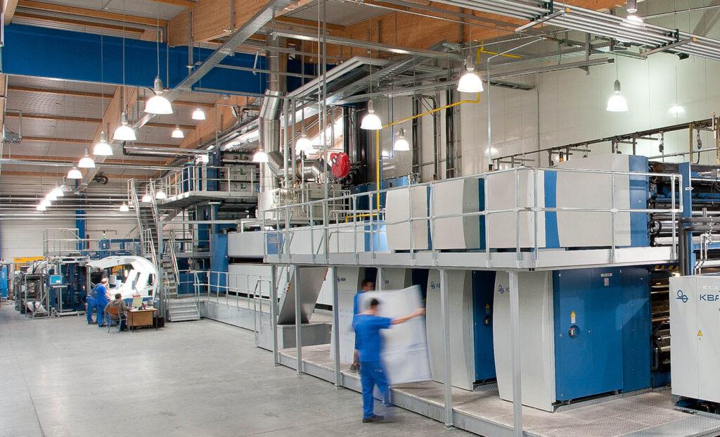 Rollenoffset-Anlage in der Produktionshalle